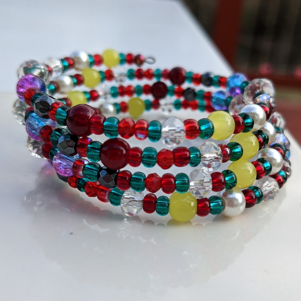 NEW Bracelet Handmade Cute Sparkly Glass Beads Red Green White Unique